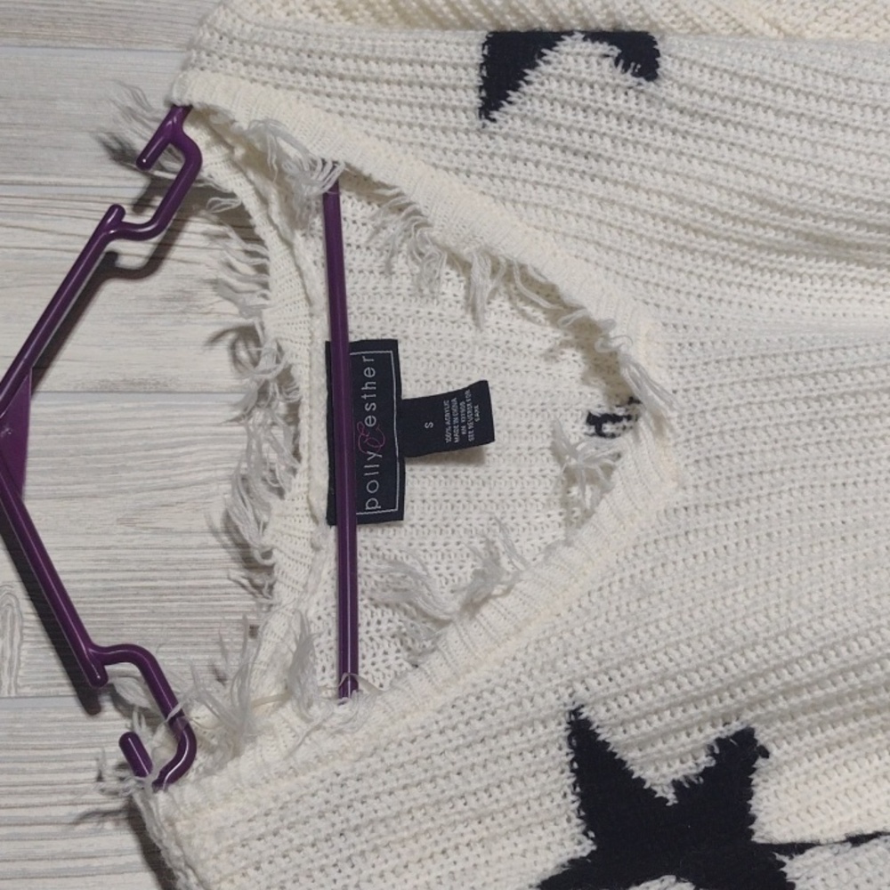 Oversized Star Sweater W/ Fringe! - Picture 8 of 15